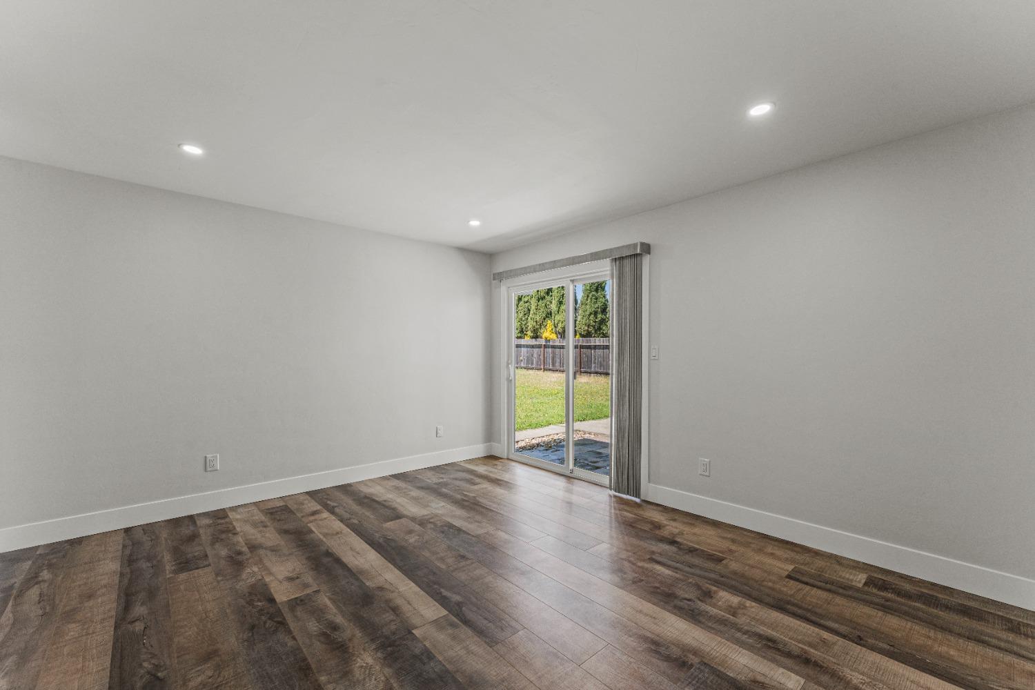 Detail Gallery Image 20 of 39 For 6865 Escallonia Dr, Orangevale,  CA 95662 - 3 Beds | 3 Baths