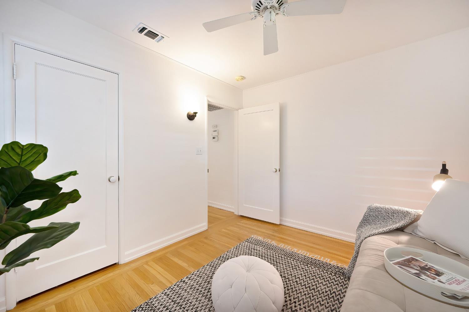property-img