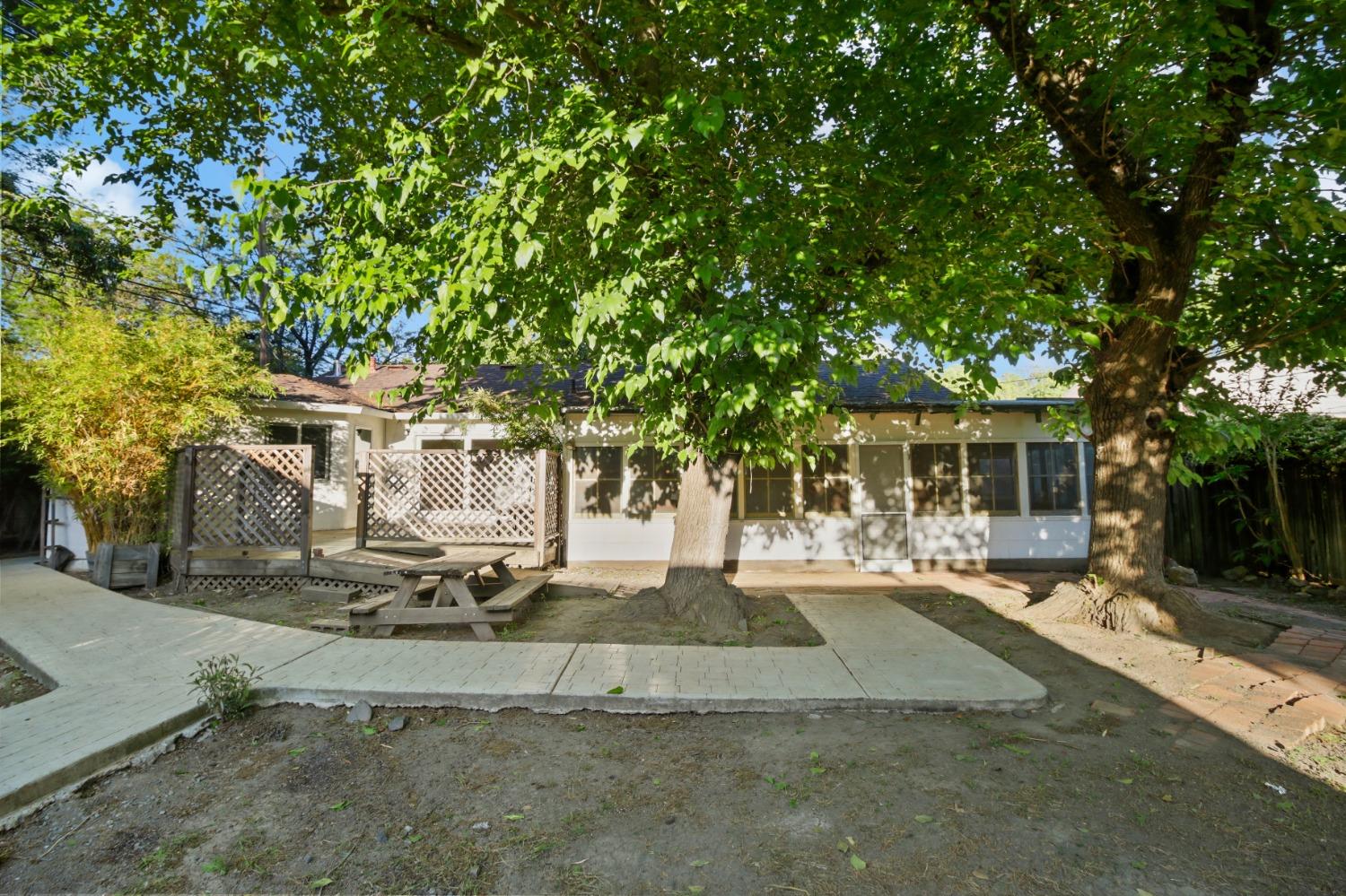 Detail Gallery Image 52 of 57 For 915 Eureka Ave, Davis,  CA 95616 - 6 Beds | 5 Baths