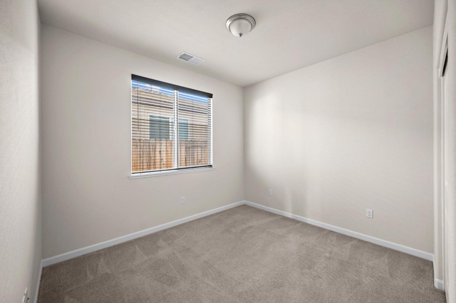 Detail Gallery Image 15 of 31 For 2101 Melody Ln, Modesto,  CA 95355 - 6 Beds | 4 Baths