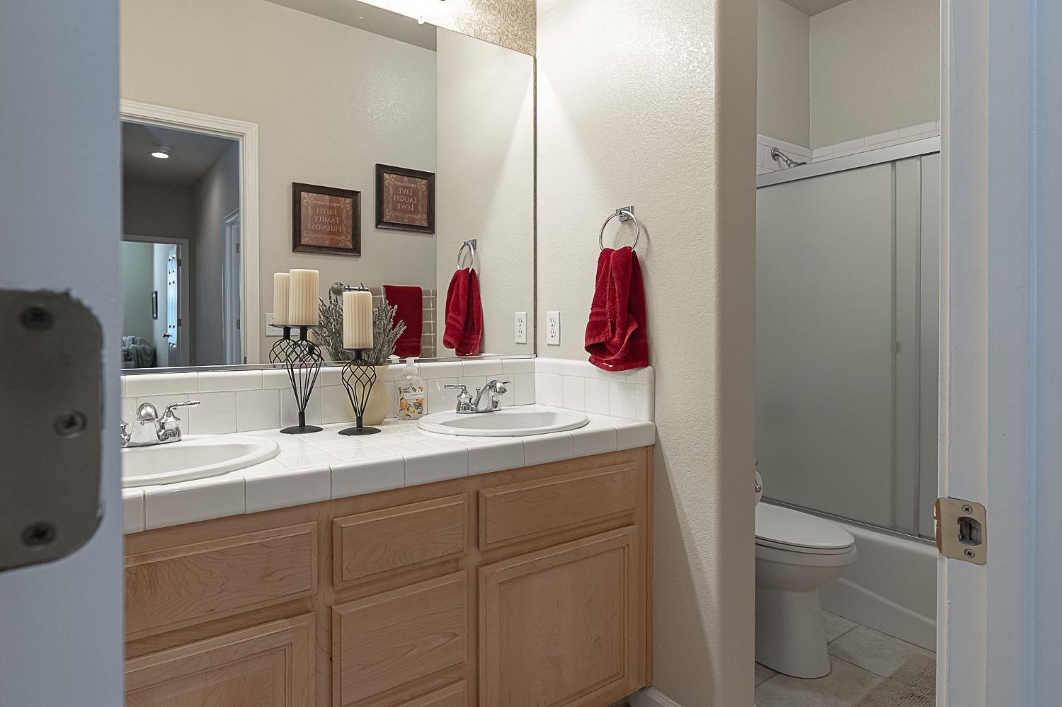 Detail Gallery Image 9 of 26 For 5304 Homewood Way, Riverbank,  CA 95367 - 3 Beds | 2 Baths
