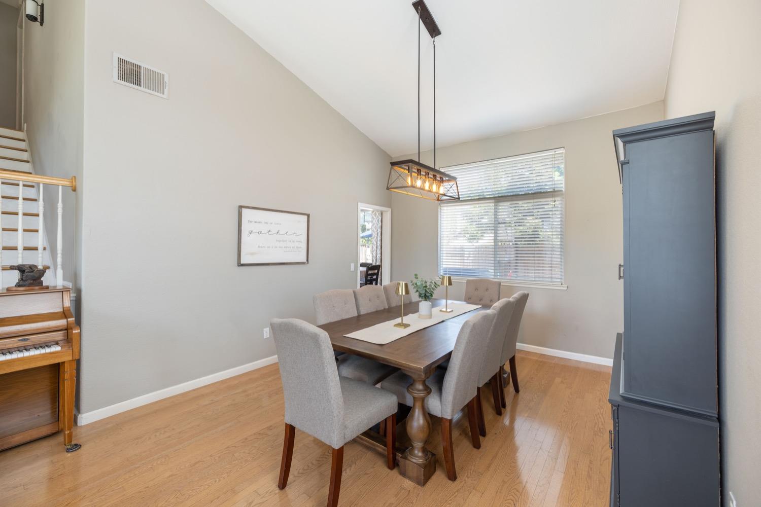 Detail Gallery Image 8 of 63 For 23 Alazar Ct, Sacramento,  CA 95835 - 4 Beds | 3 Baths