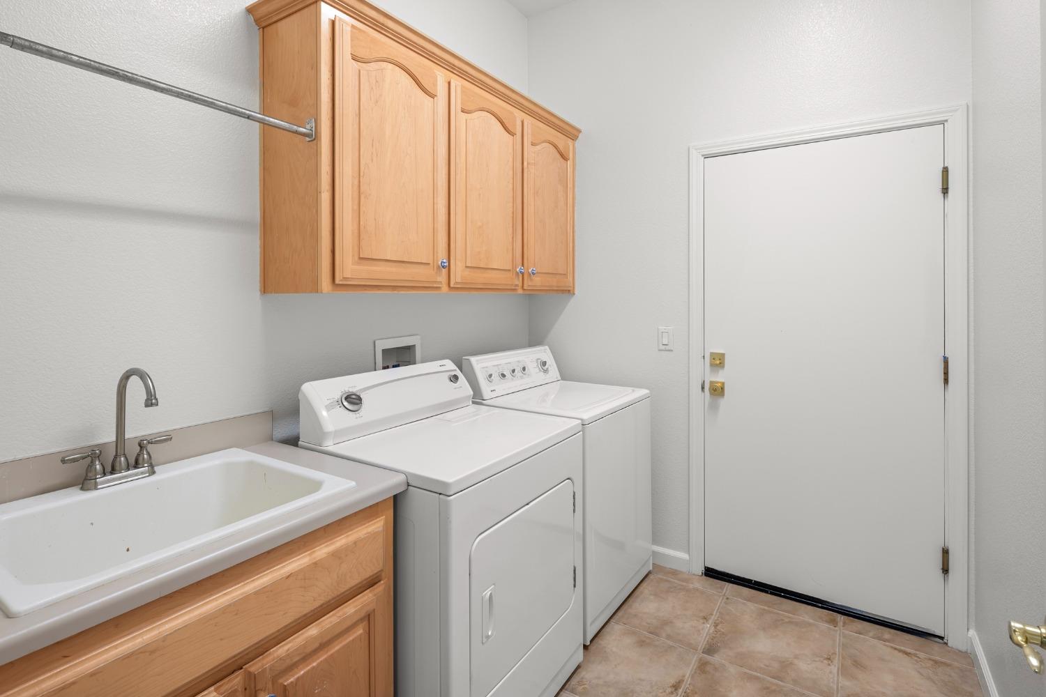 Pleasant Creek Drive, Rocklin, California image 30