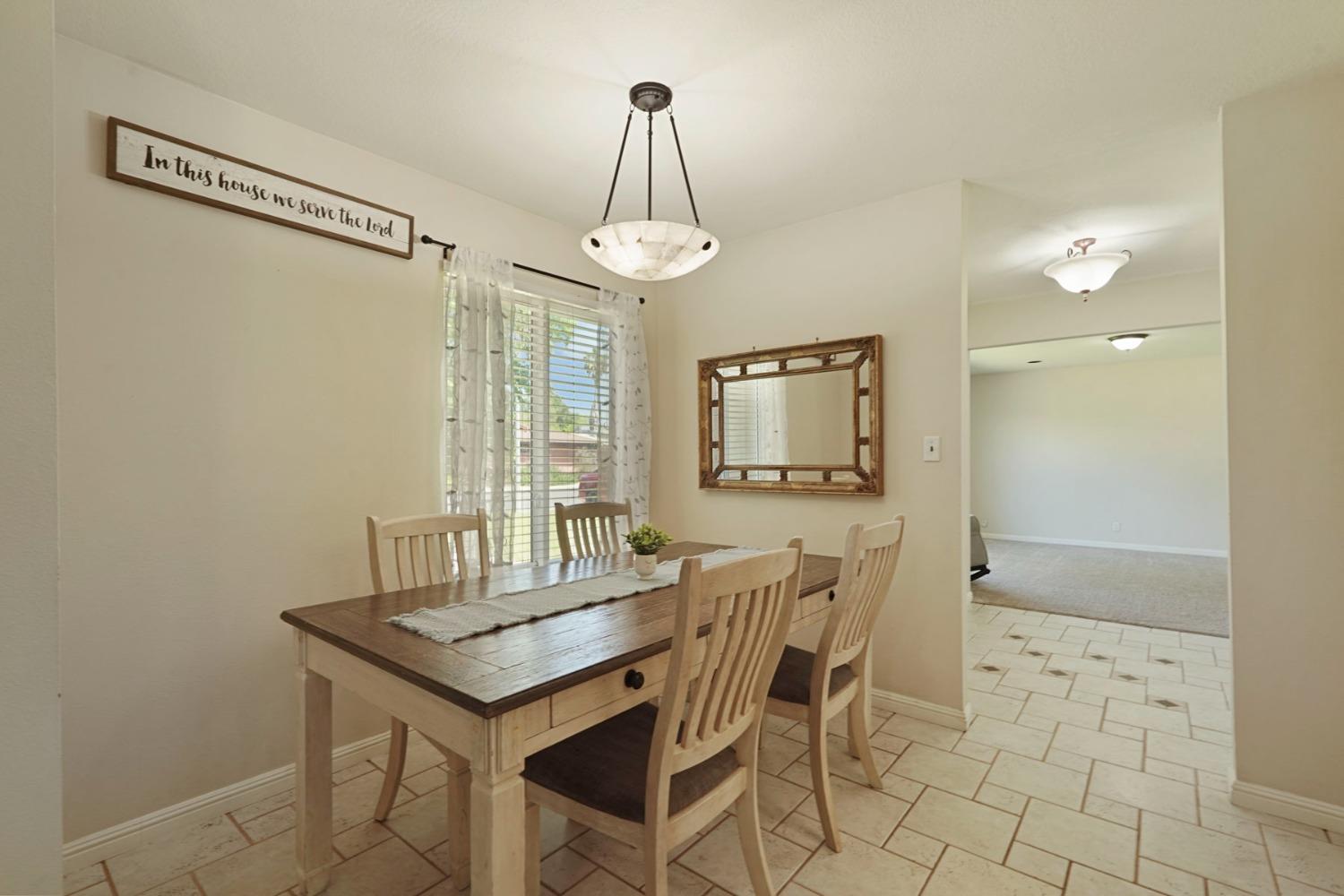 Detail Gallery Image 11 of 47 For 2572 Alexa Way, Stockton,  CA 95209 - 3 Beds | 2 Baths