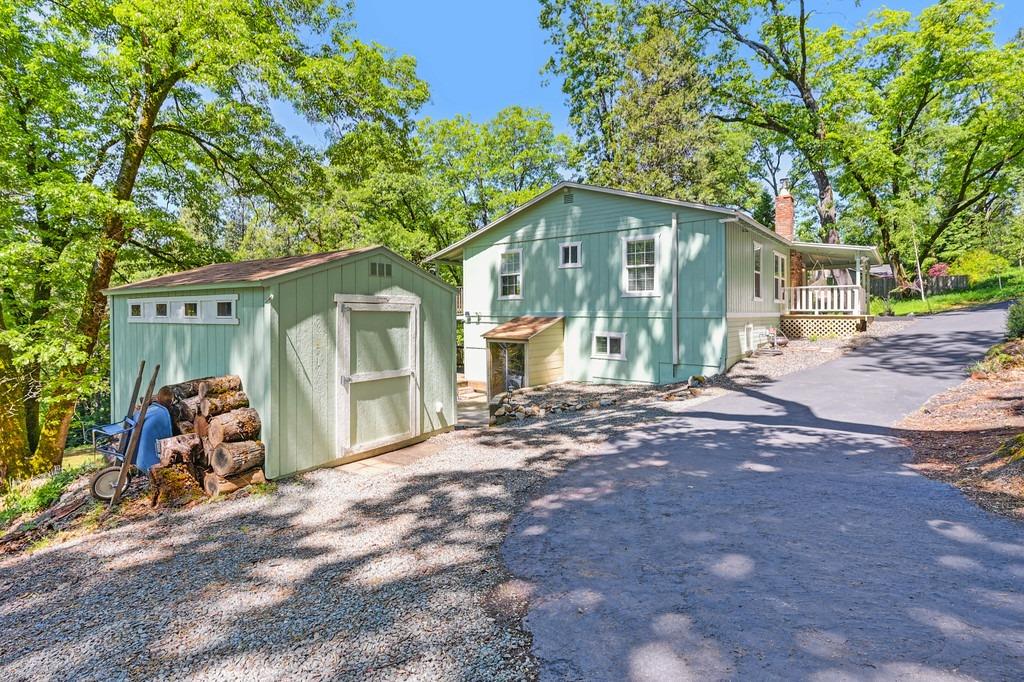 Meadow Drive, Grass Valley, California image 17