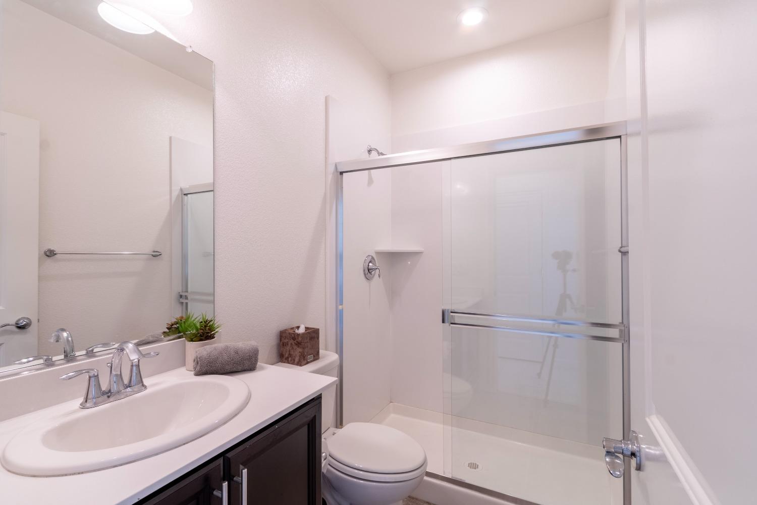 Detail Gallery Image 11 of 72 For 2342 Augusta Ave, Tracy,  CA 95377 - 4 Beds | 3 Baths