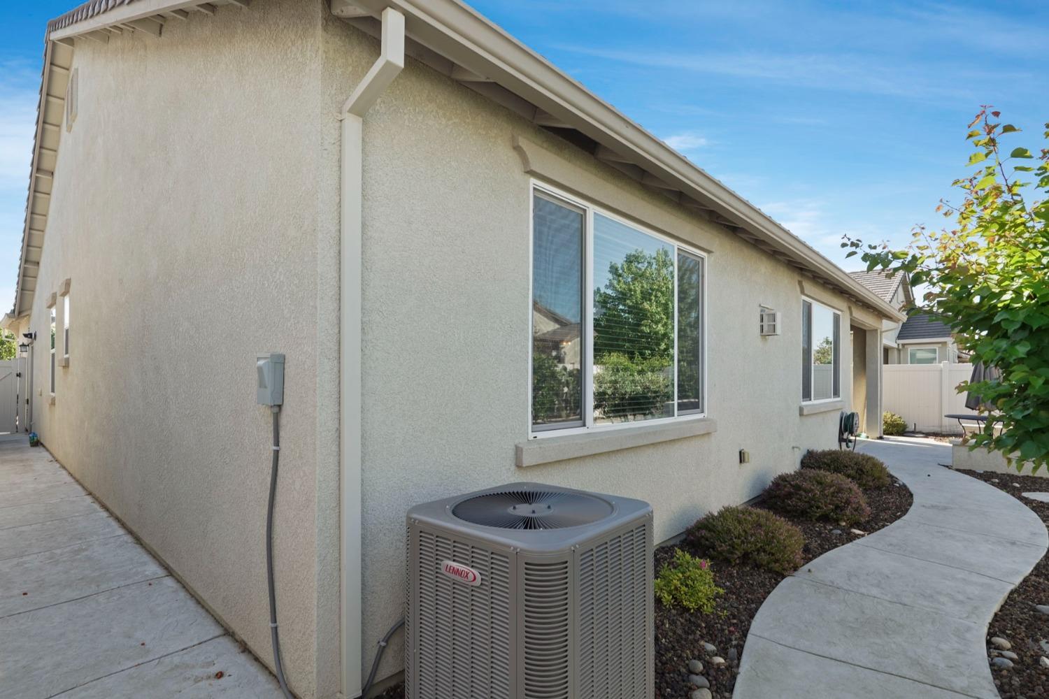 Shadow Berry Dr., Manteca, California image 31
