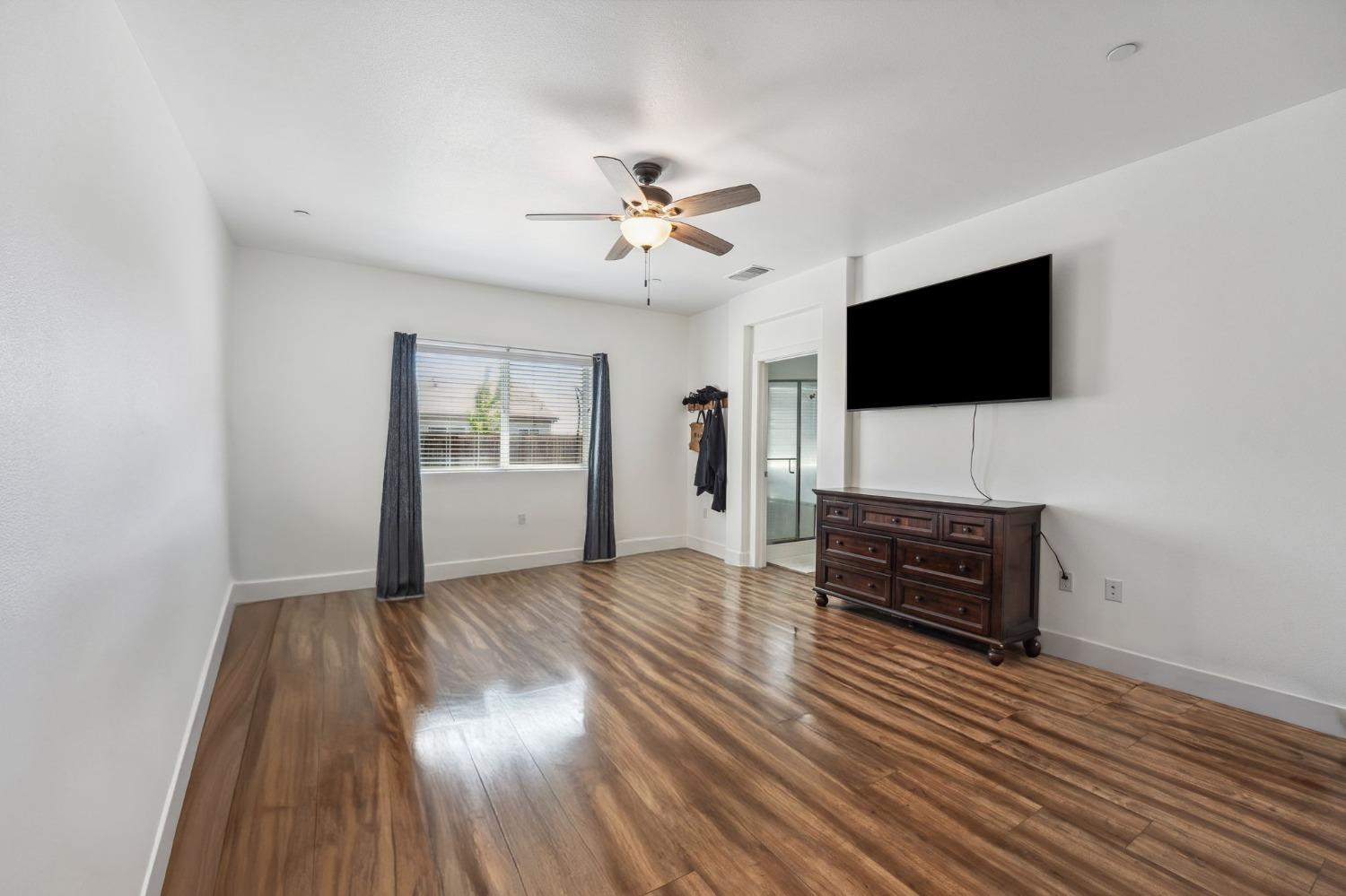 Abbeylane Way, Olivehurst, California image 13