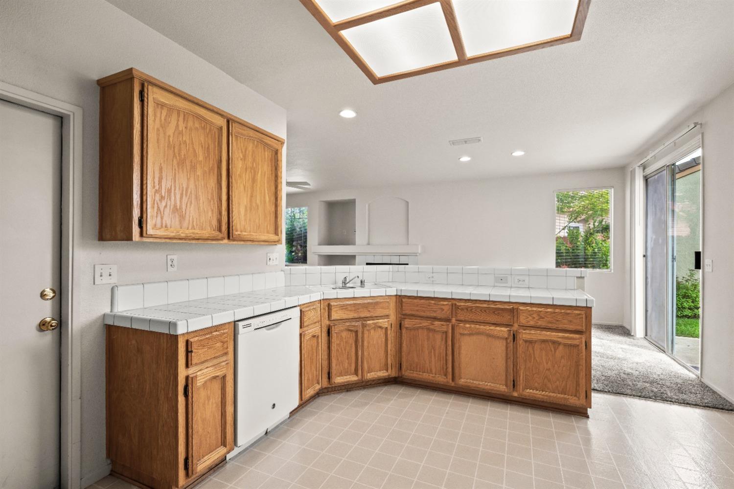 Detail Gallery Image 16 of 29 For 9394 Bennoel Way, Elk Grove,  CA 95758 - 3 Beds | 2 Baths
