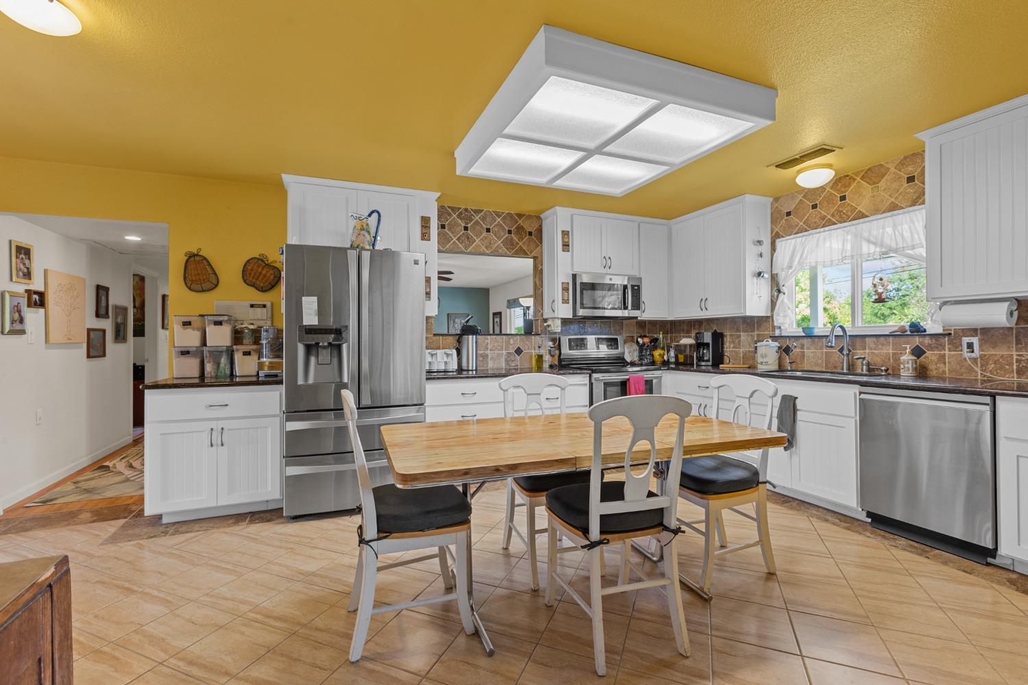 Detail Gallery Image 13 of 40 For 8529 El Verano Ave, Elverta,  CA 95626 - 4 Beds | 2 Baths