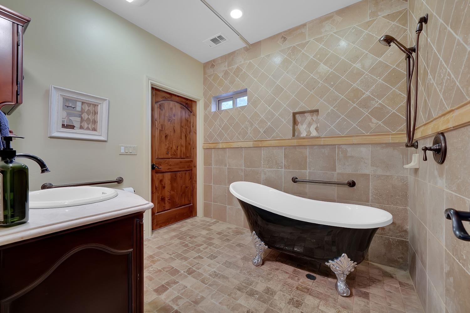 Detail Gallery Image 46 of 88 For 13707 Petersen Ranch Dr, Pine Grove,  CA 95665 - 3 Beds | 2/1 Baths