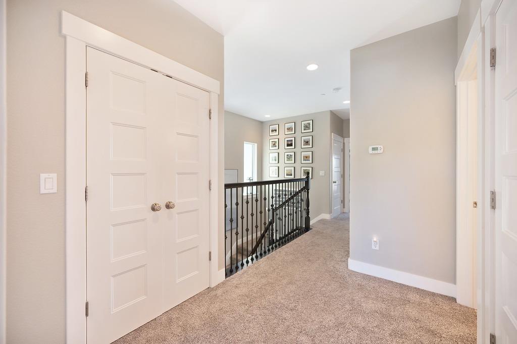 Crocker Drive, Sacramento, California image 33