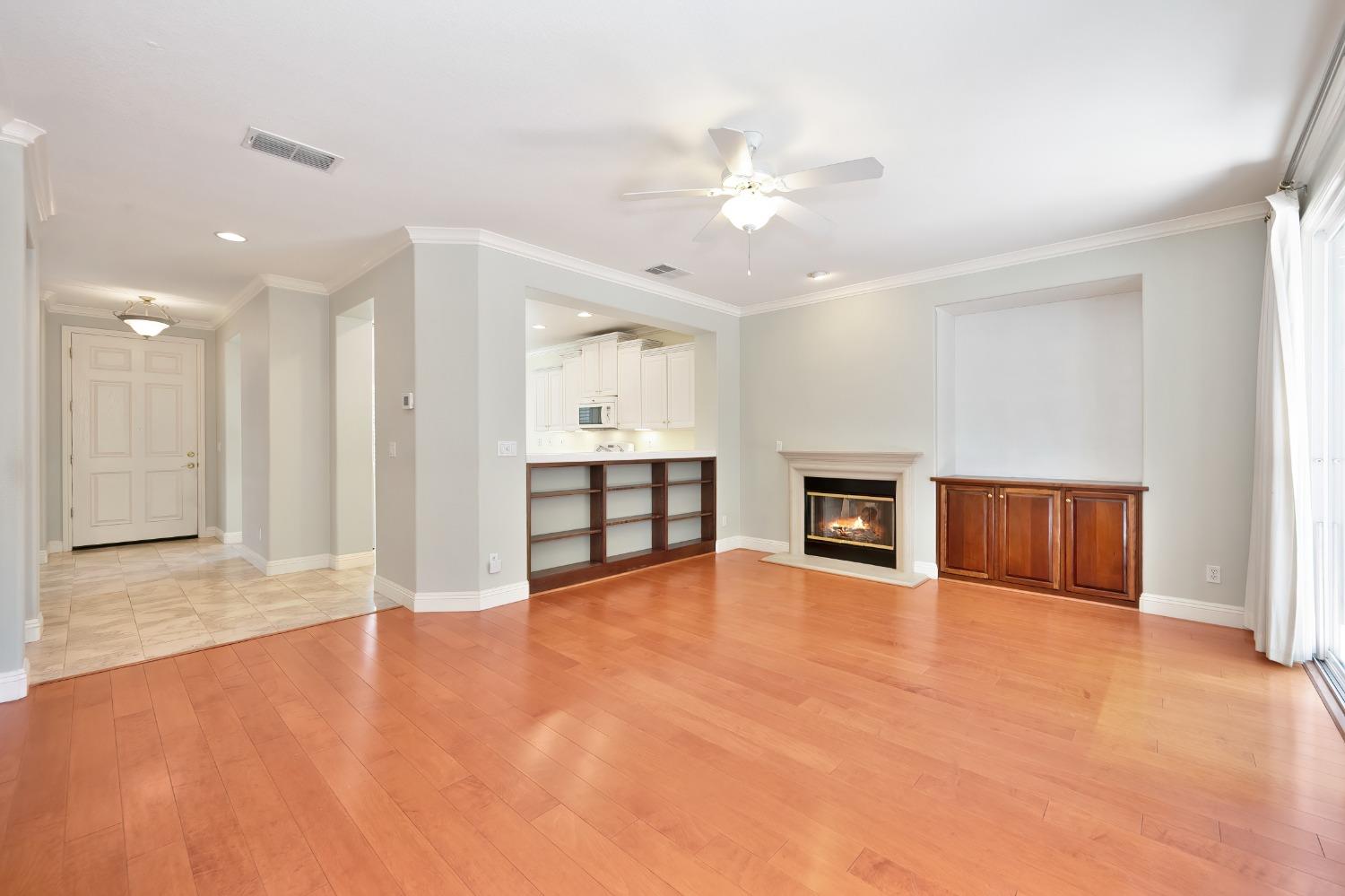 Detail Gallery Image 13 of 24 For 251 Perazul Cir, Sacramento,  CA 95835 - 1 Beds | 2 Baths