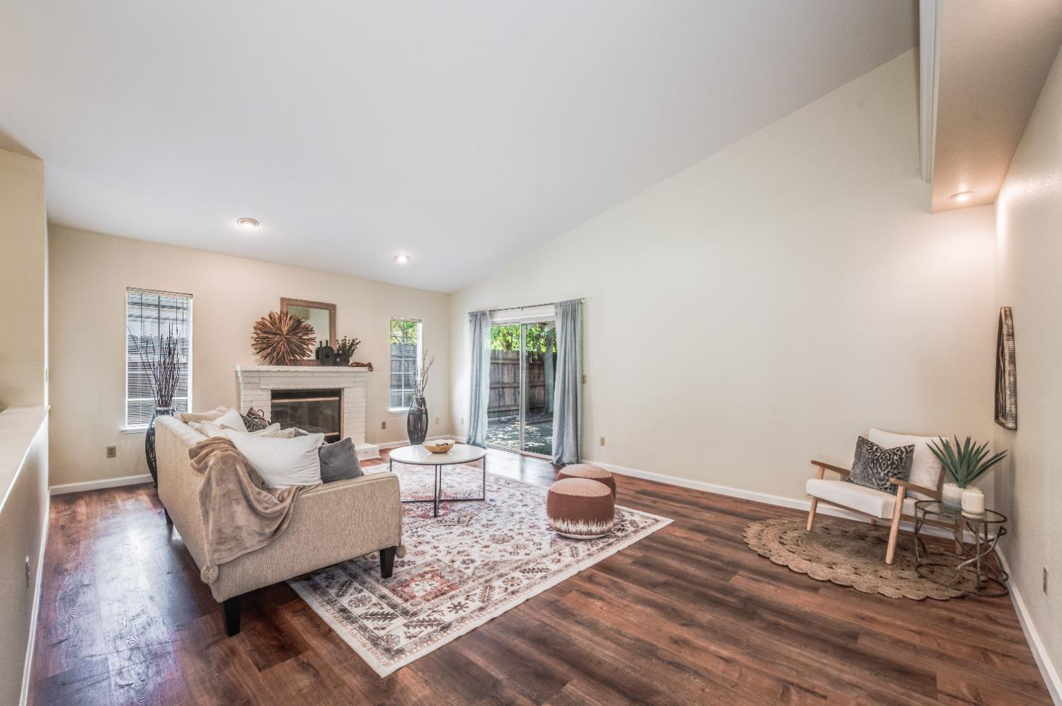 W Oak Court, Citrus Heights, California image 3