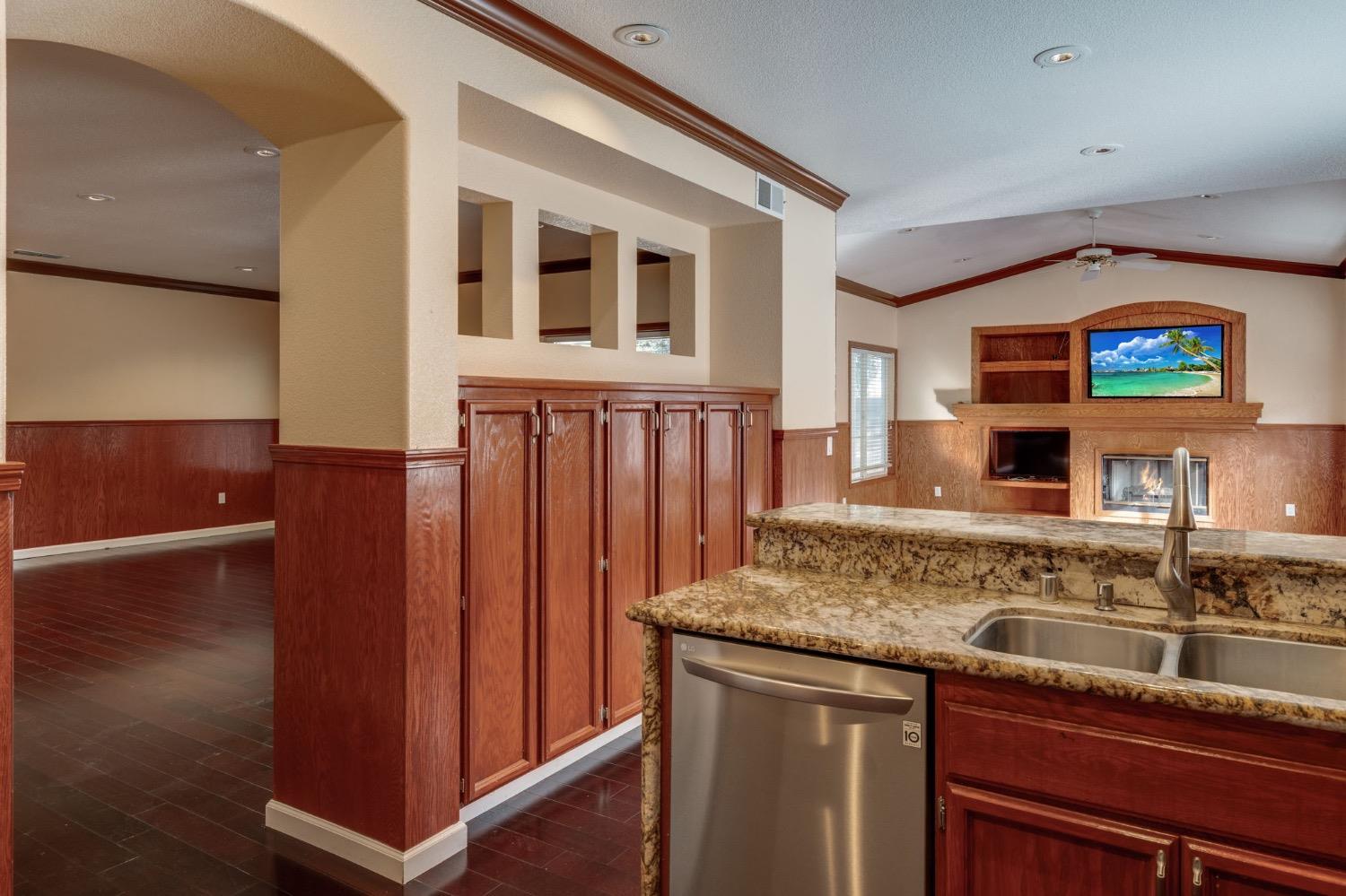 E Valley Drive, Elk Grove, California image 11