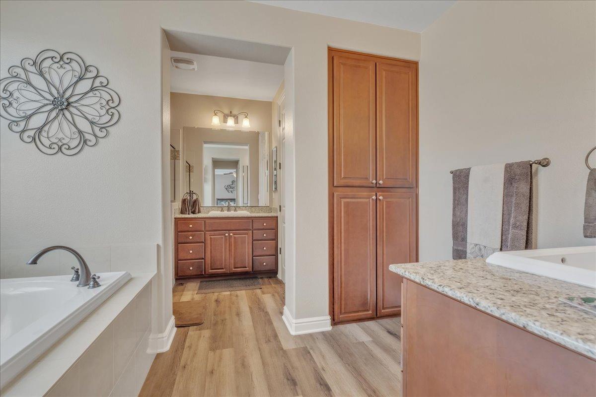 Woodgate Way, Roseville, California image 32