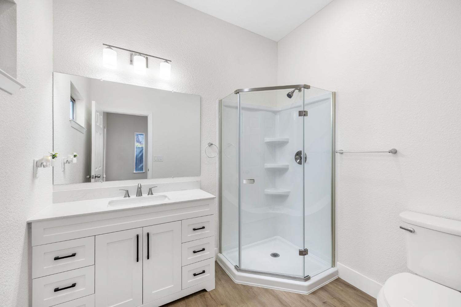 Detail Gallery Image 23 of 41 For 10505 Georgetown Dr, Rancho Cordova,  CA 95670 - 5 Beds | 3 Baths