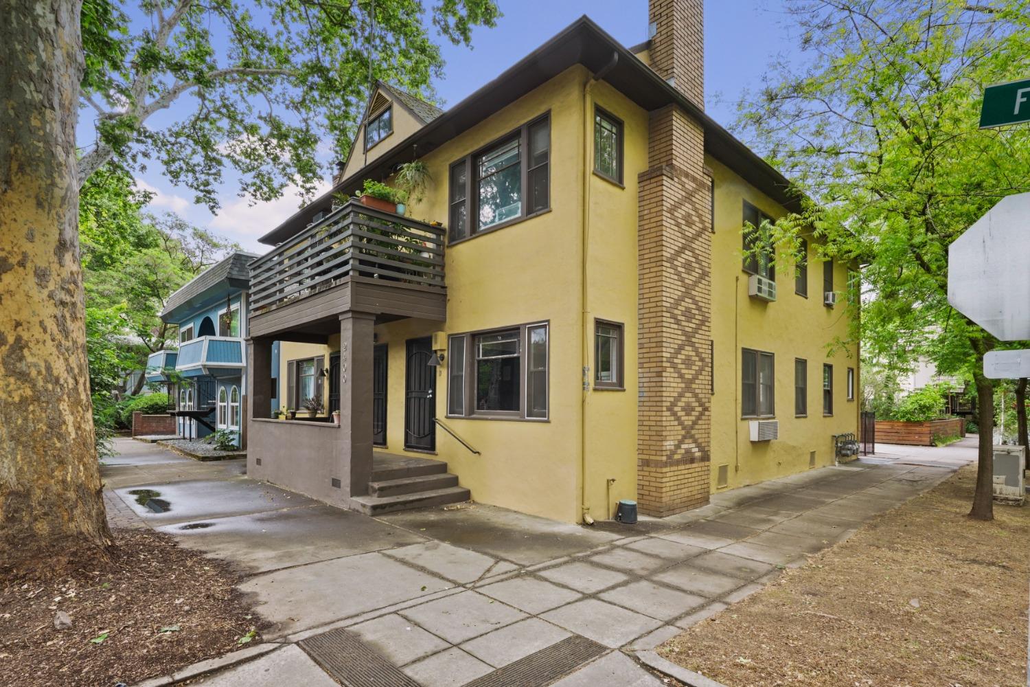 Detail Gallery Image 3 of 33 For 2400 F Street St, Sacramento,  CA 95816 - – Beds | – Baths