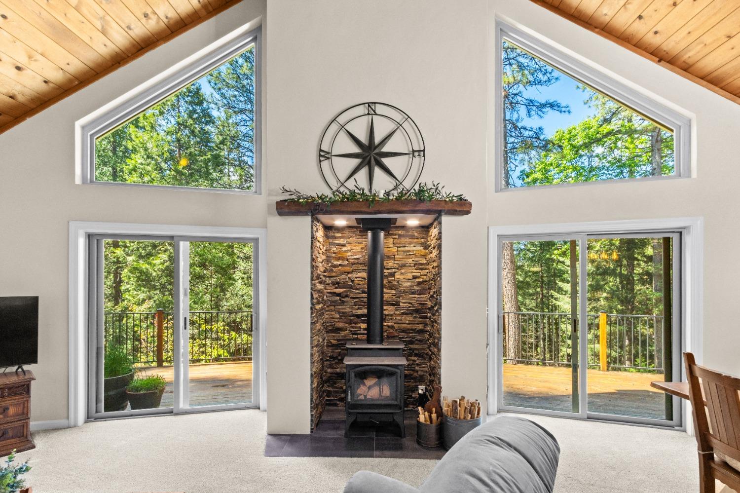 Detail Gallery Image 3 of 44 For 6360 Red Robin Rd, Placerville,  CA 95667 - 4 Beds | 2 Baths