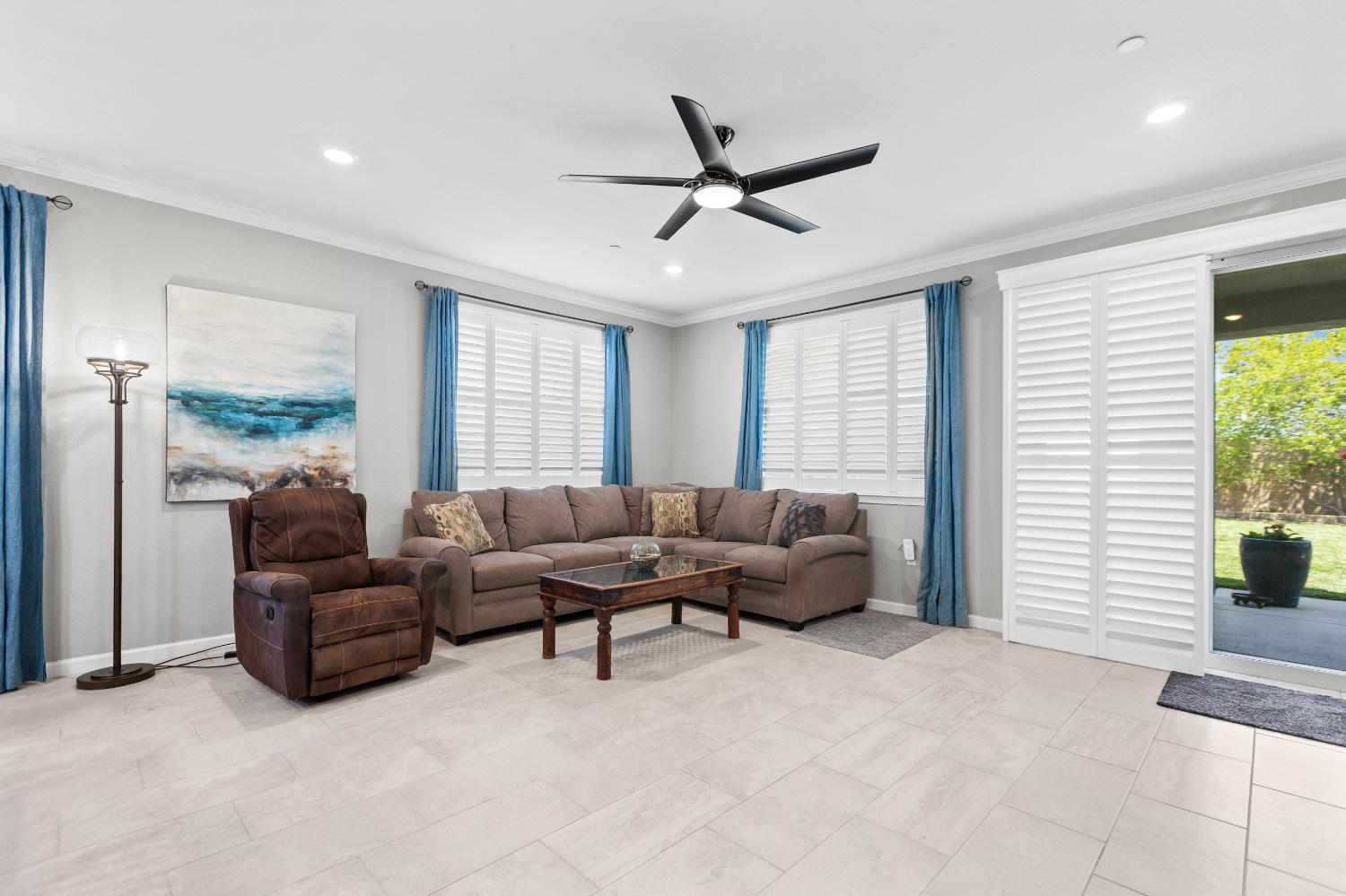 Detail Gallery Image 22 of 50 For 9273 Red Thistle Ct, Sacramento,  CA 95829 - 3 Beds | 2 Baths