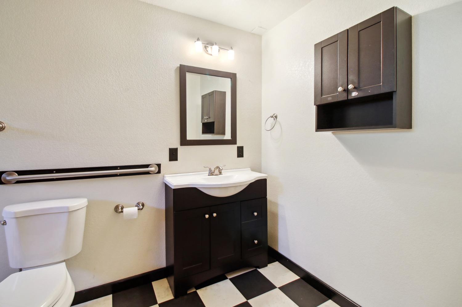 Detail Gallery Image 41 of 57 For 915 Eureka Ave, Davis,  CA 95616 - 6 Beds | 5 Baths