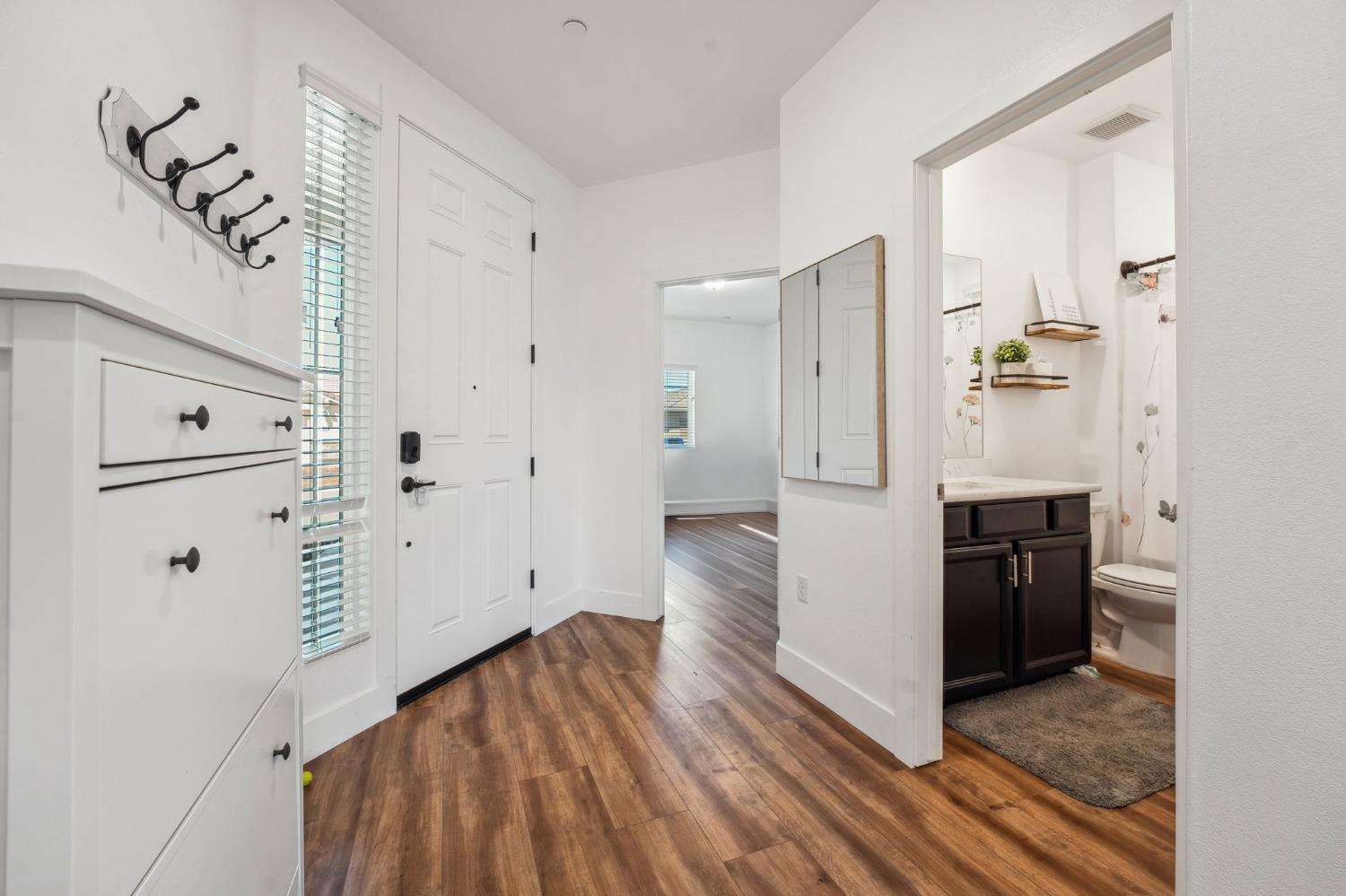 Abbeylane Way, Olivehurst, California image 23