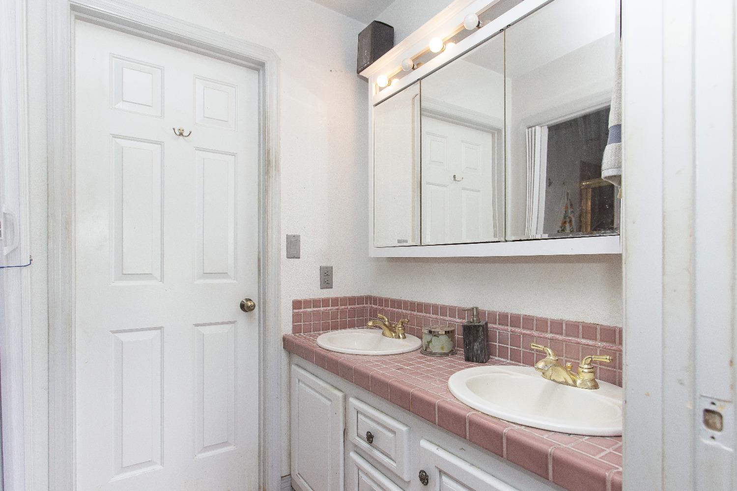 Detail Gallery Image 58 of 89 For 13247 Vineyard Road, Waterford,  CA 95386 - 5 Beds | 4 Baths