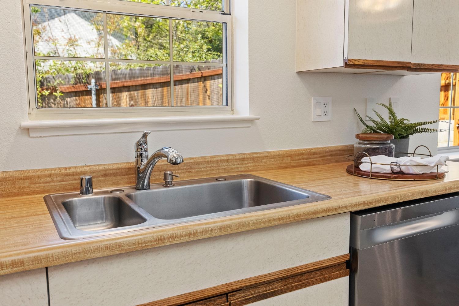Detail Gallery Image 19 of 77 For 3401 Oxford Ct, Cameron Park,  CA 95682 - 3 Beds | 2 Baths