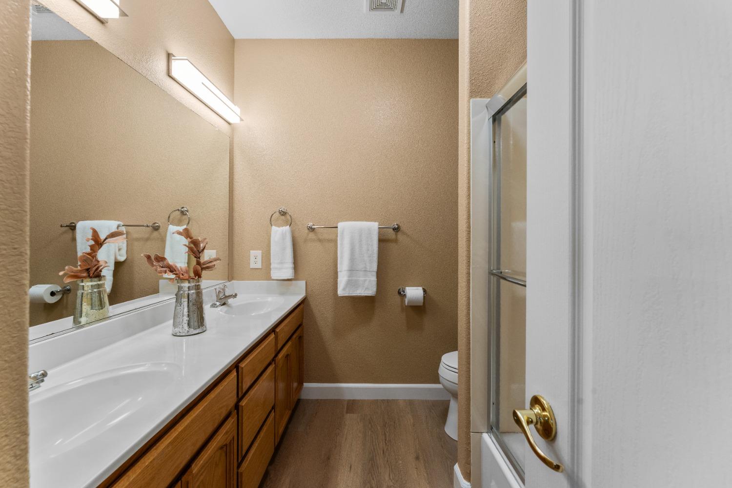 Hadnall Ct, Roseville, California image 32