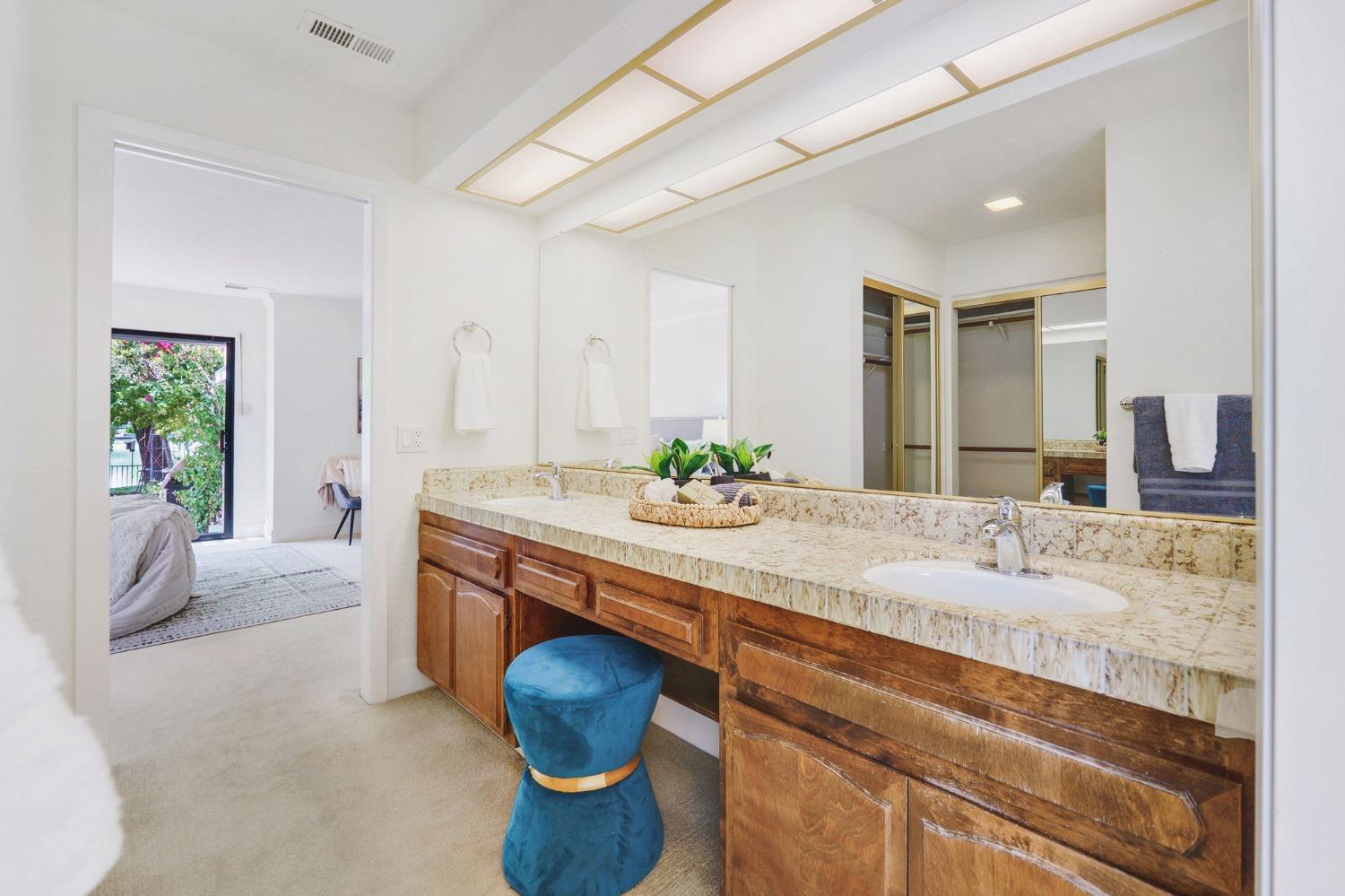 Lake Terrace Circle, Davis, California image 16