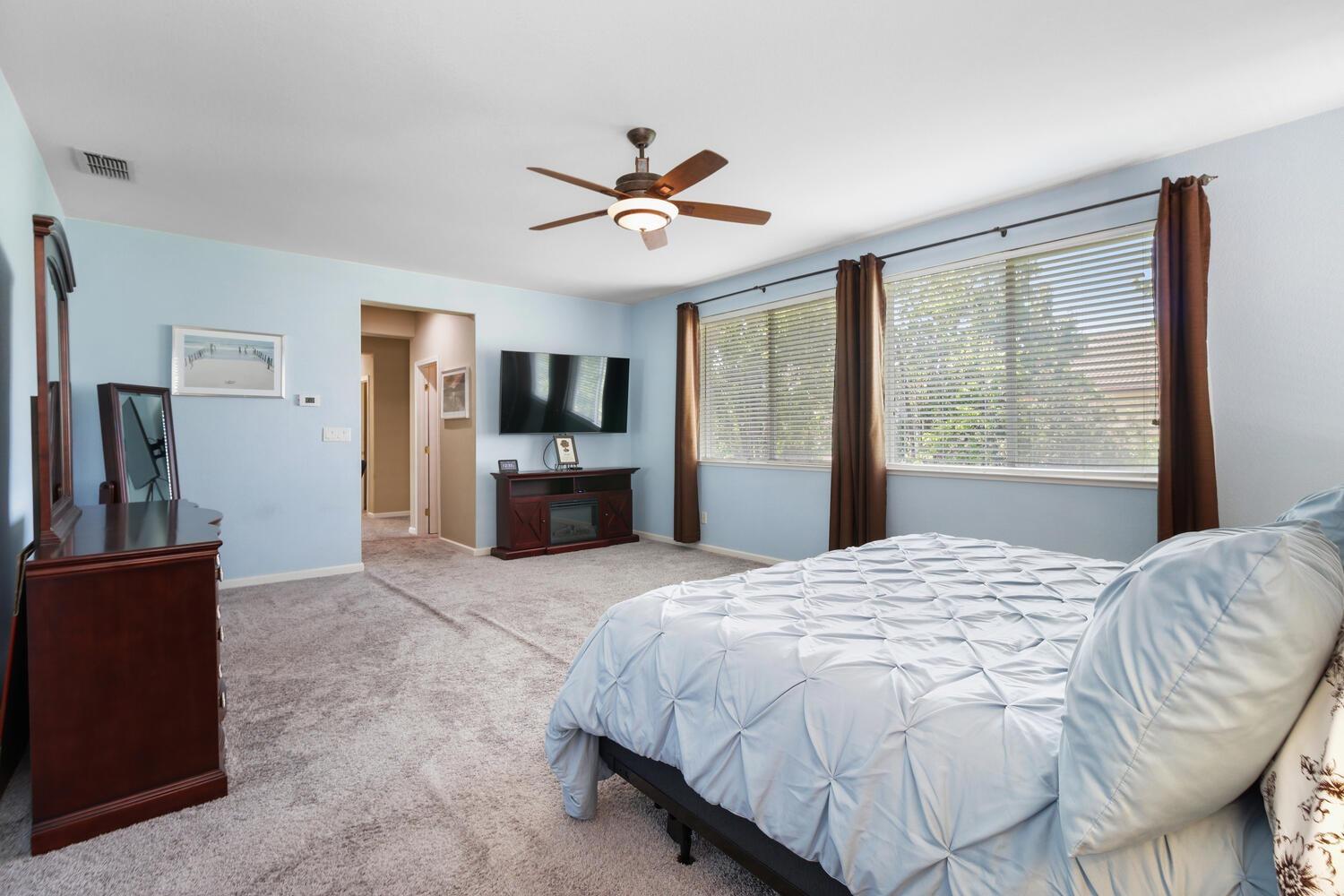 Detail Gallery Image 37 of 82 For 9736 Harrier Way, Elk Grove,  CA 95757 - 4 Beds | 3 Baths