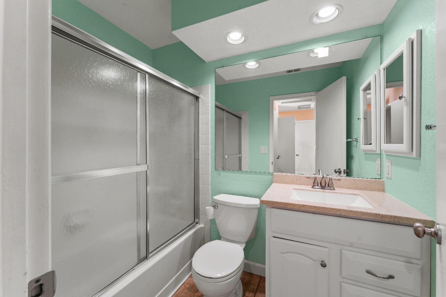 Detail Gallery Image 10 of 24 For 8156 Westray Dr, Sacramento,  CA 95829 - 3 Beds | 2 Baths