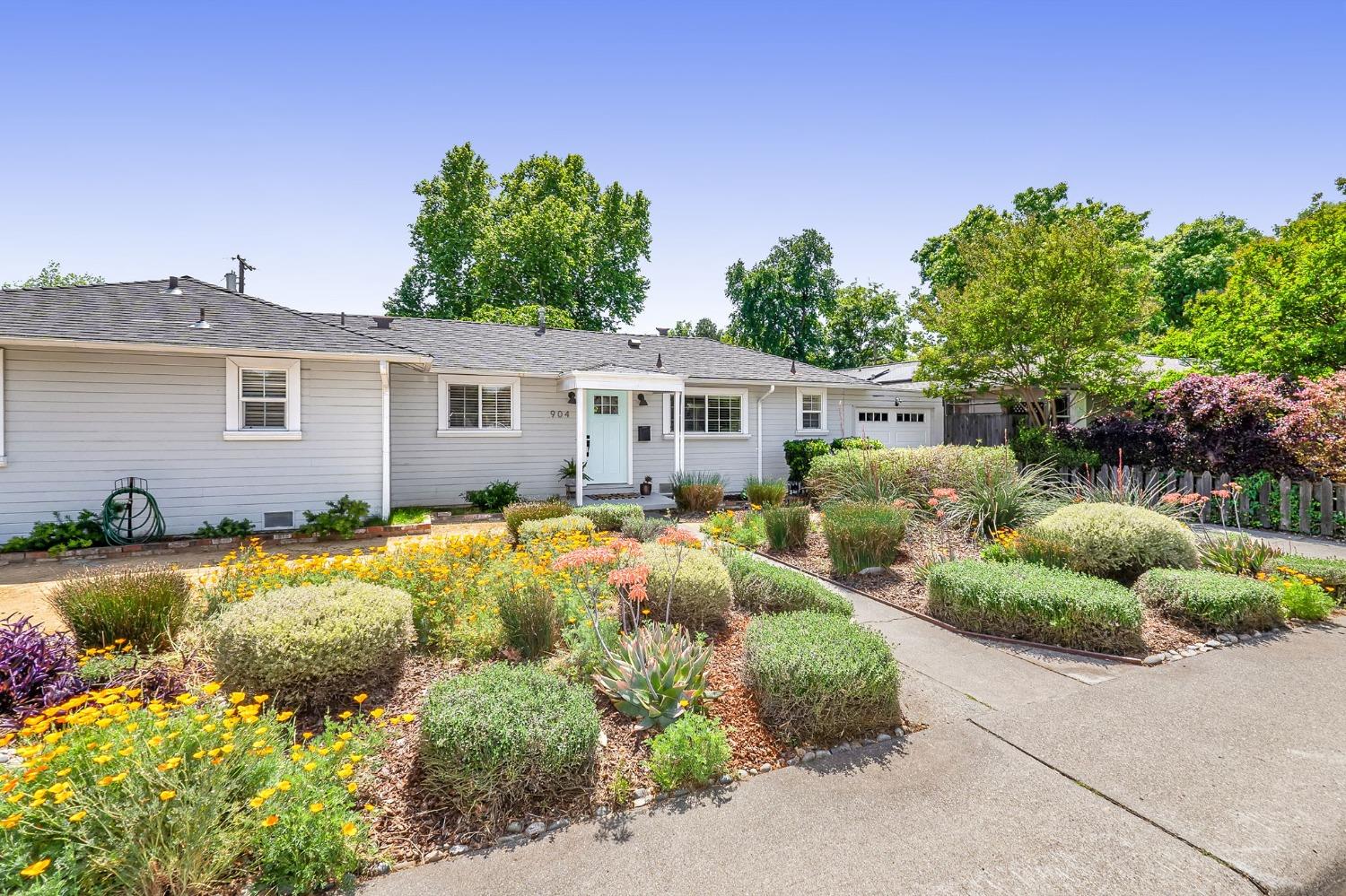 Detail Gallery Image 2 of 30 For 904 Homewood Dr, Woodland,  CA 95695 - 3 Beds | 2 Baths