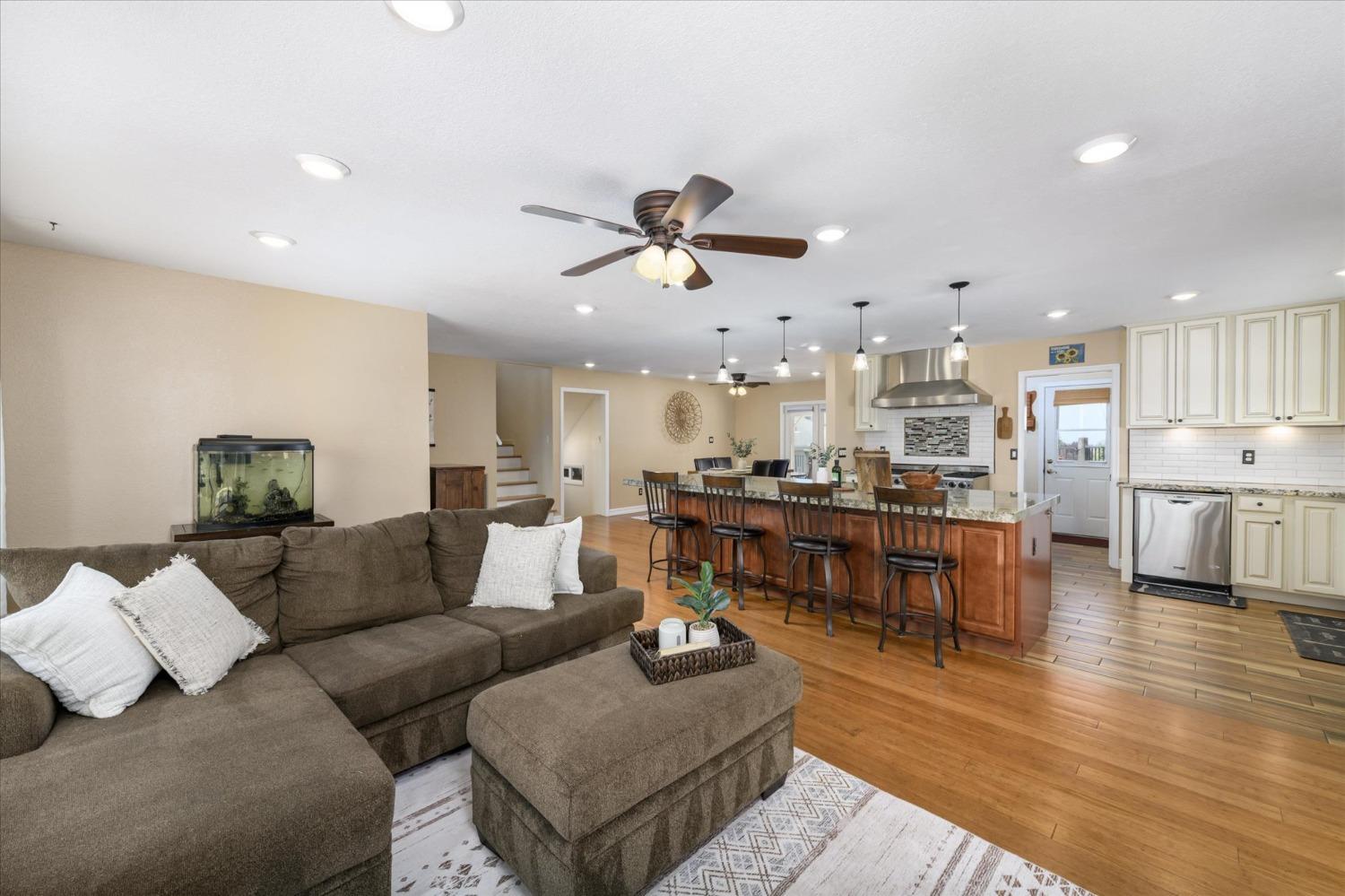 Detail Gallery Image 12 of 70 For 3610 Loma Dr, Shingle Springs,  CA 95682 - 4 Beds | 2/1 Baths