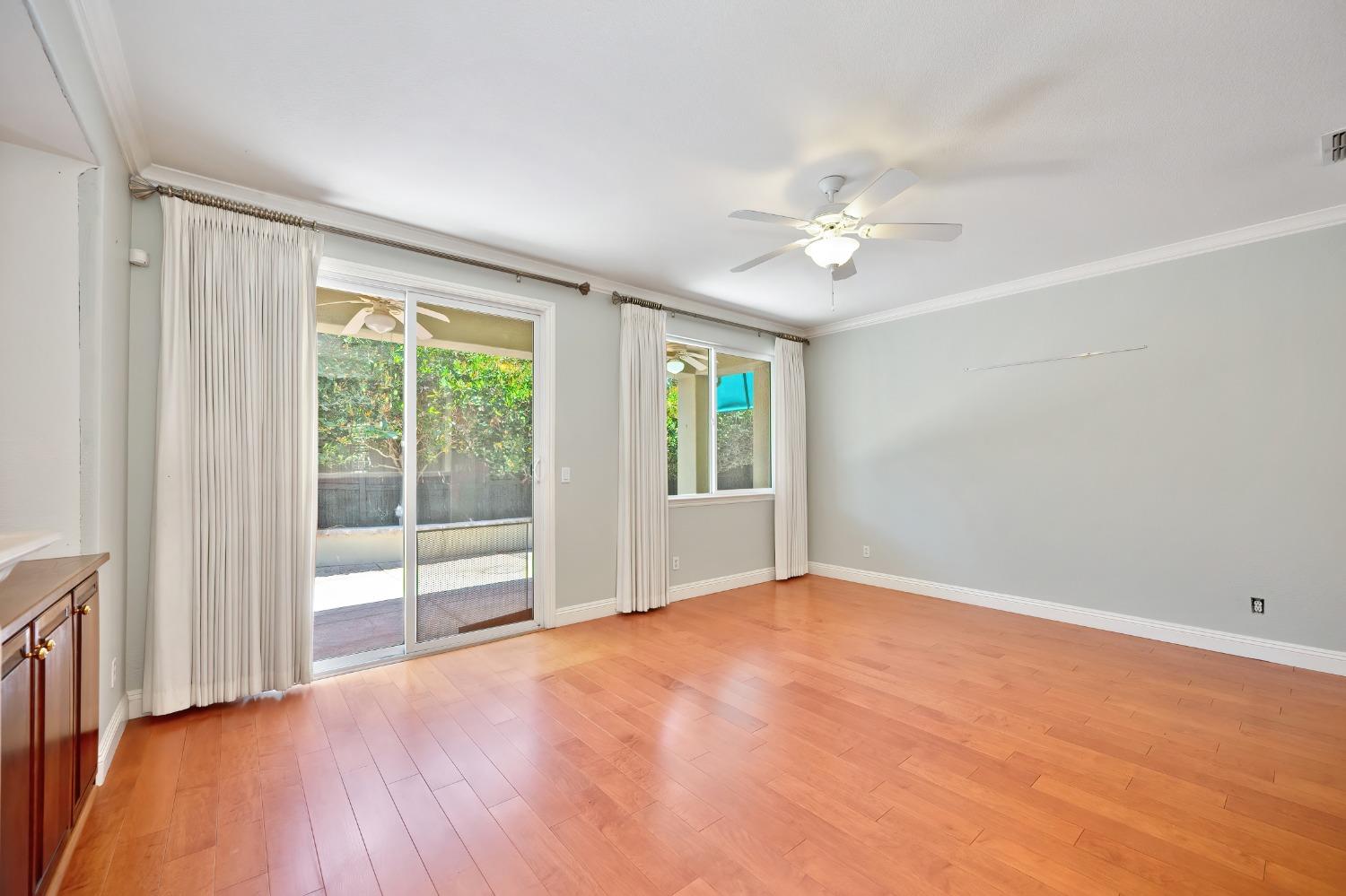 Detail Gallery Image 15 of 24 For 251 Perazul Cir, Sacramento,  CA 95835 - 1 Beds | 2 Baths