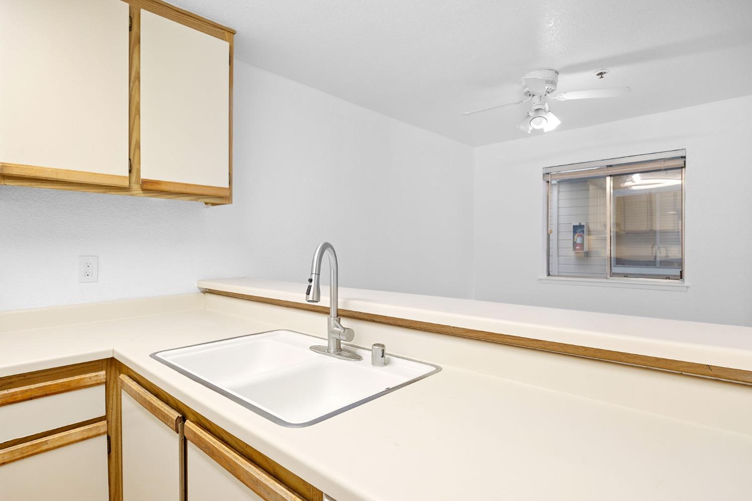 Photo #19: 225053638 Listing: Photo #19