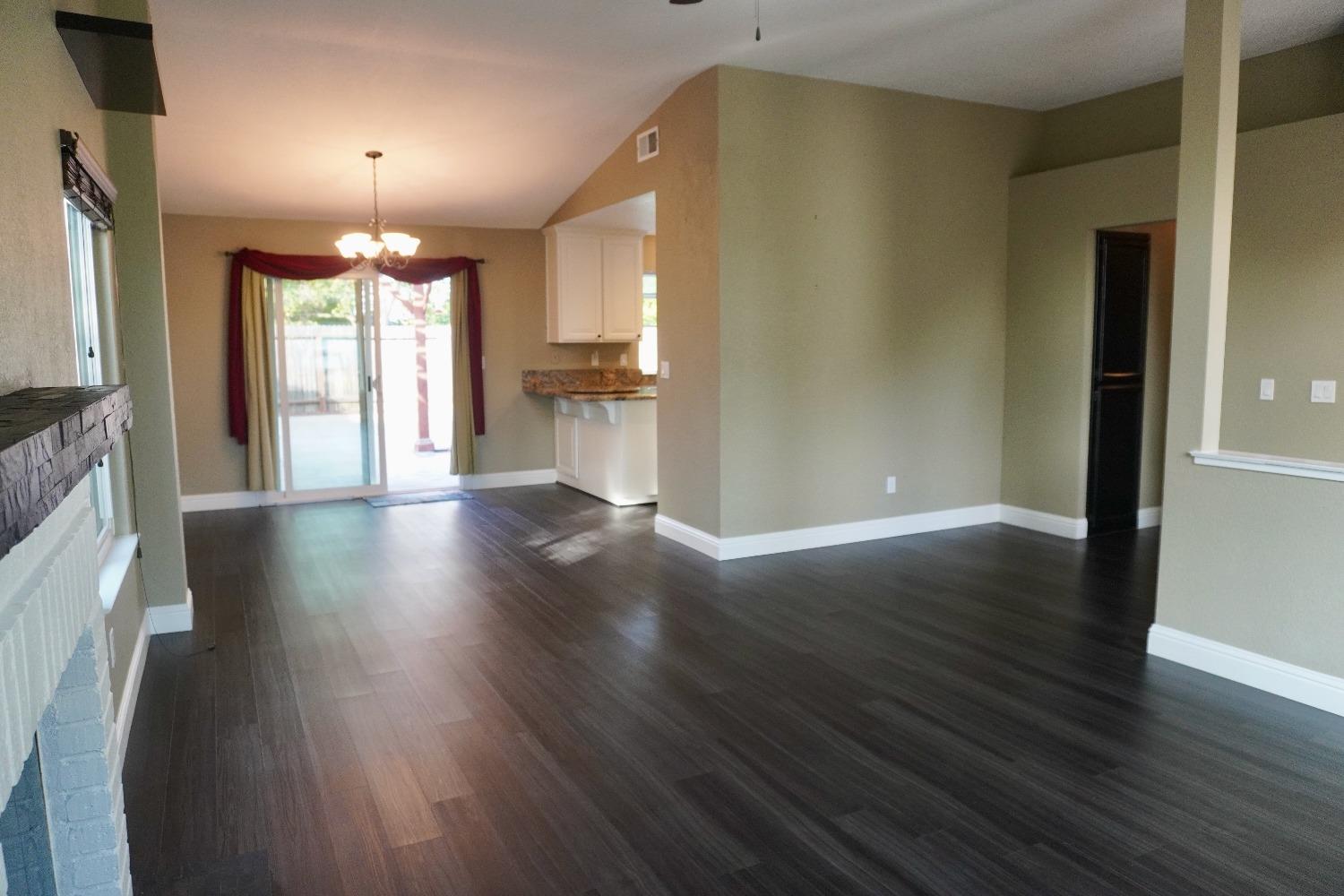 property-img