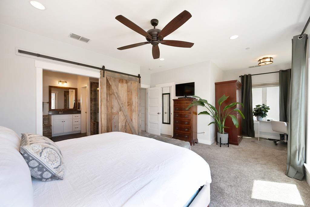 Crocker Drive, Sacramento, California image 40