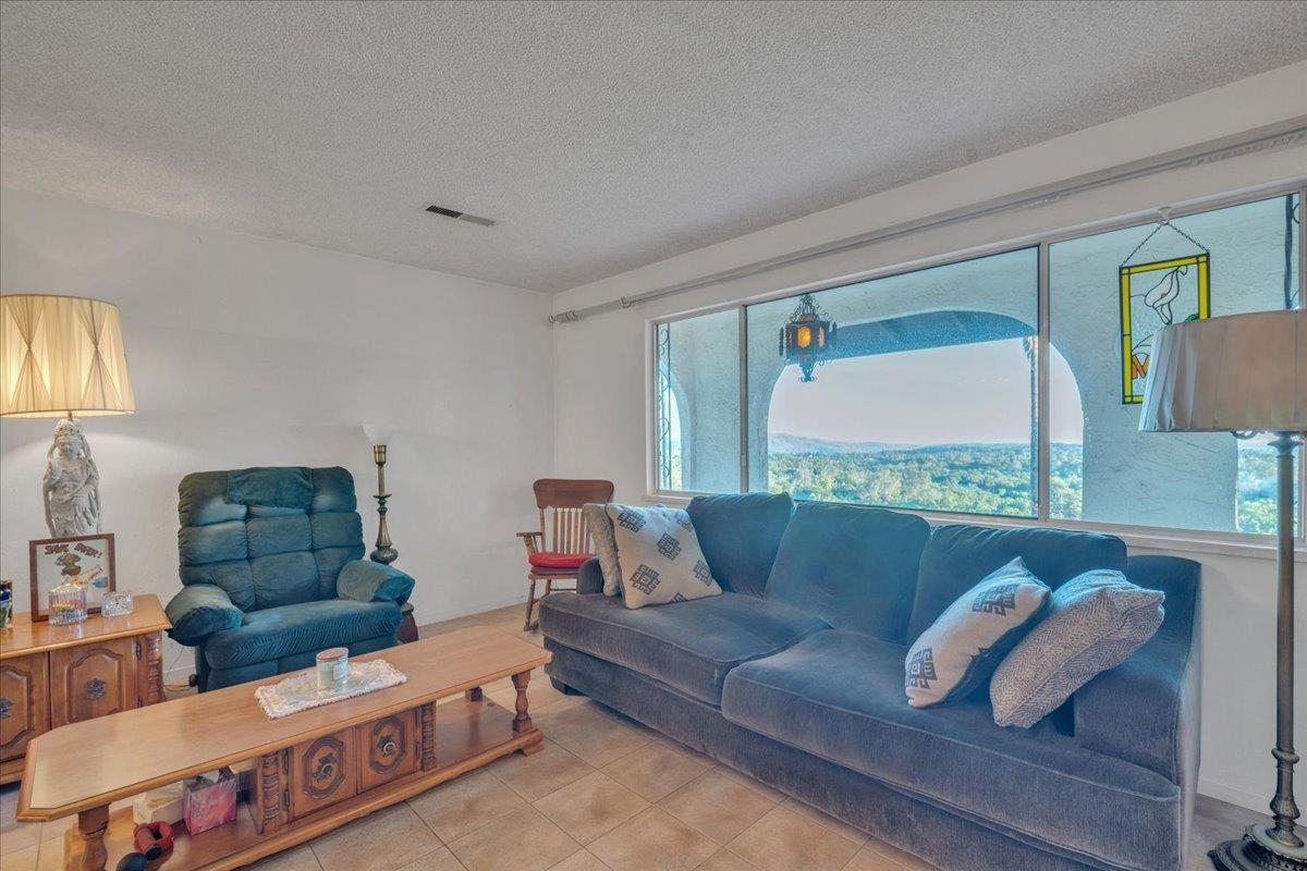 Detail Gallery Image 10 of 54 For 1605 Auburn Folsom Rd, Auburn,  CA 95603 - 3 Beds | 2 Baths