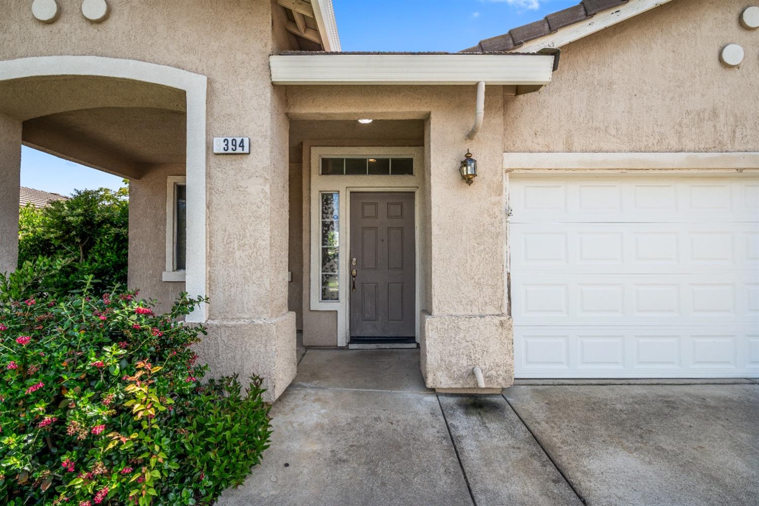 Detail Gallery Image 4 of 29 For 9394 Bennoel Way, Elk Grove,  CA 95758 - 3 Beds | 2 Baths