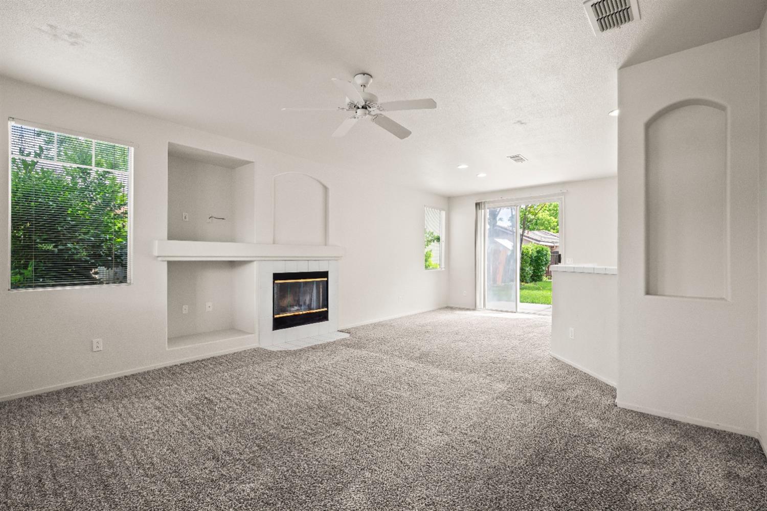 Detail Gallery Image 7 of 29 For 9394 Bennoel Way, Elk Grove,  CA 95758 - 3 Beds | 2 Baths