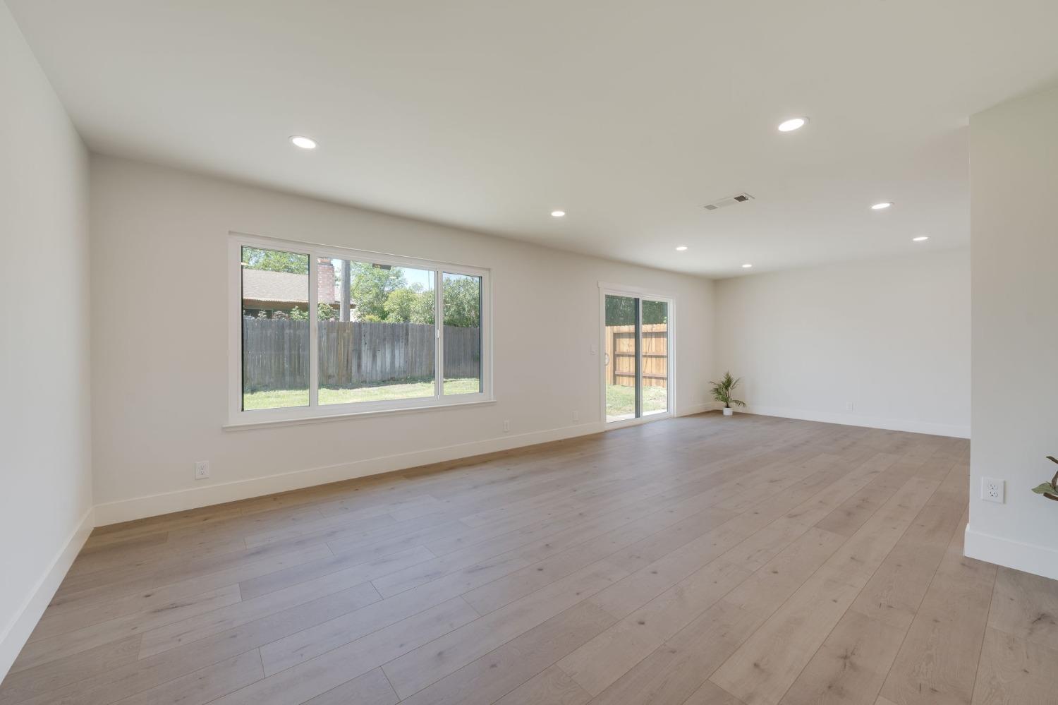 Saybrook Drive, Citrus Heights, California image 31