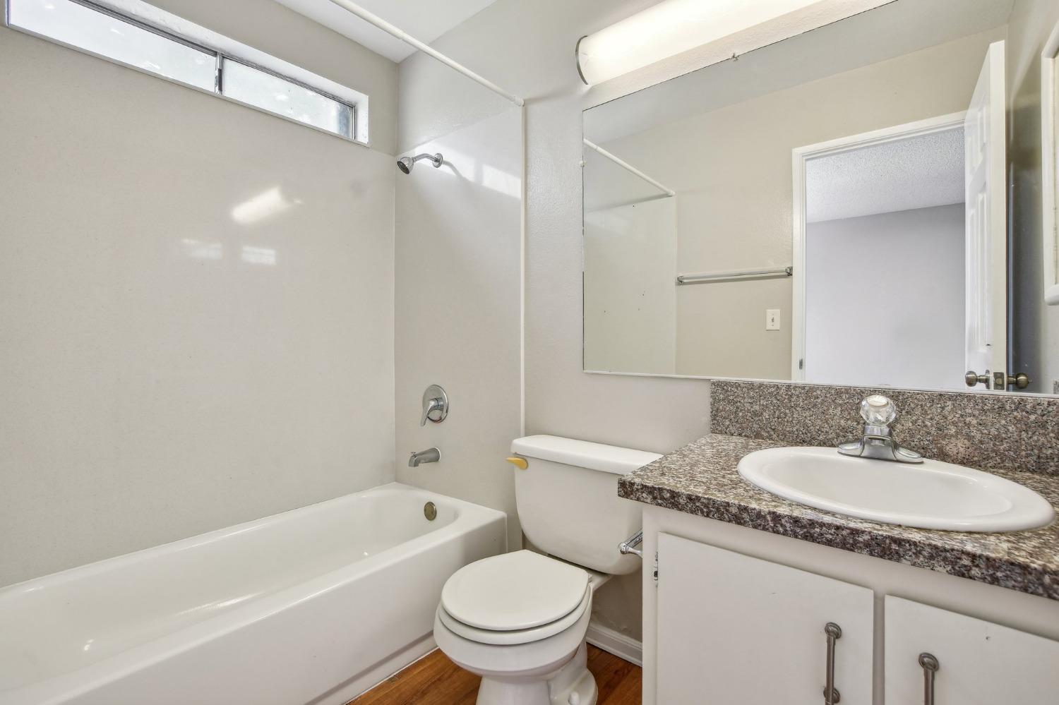Photo #15: 225033057 Listing: Photo #15