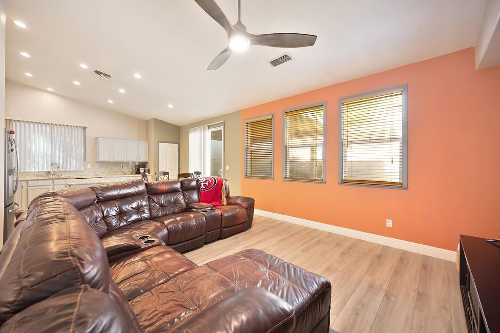 Detail Gallery Image 36 of 64 For 7805 Megan Ann Ct, Antelope,  CA 95843 - 2 Beds | 2 Baths
