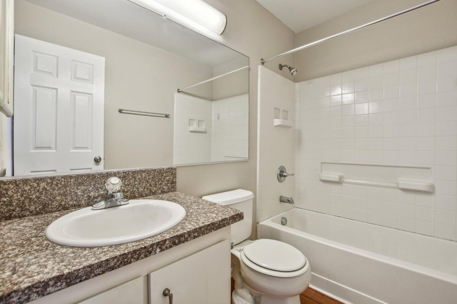 Photo #16: 225033057 Listing: Photo #16
