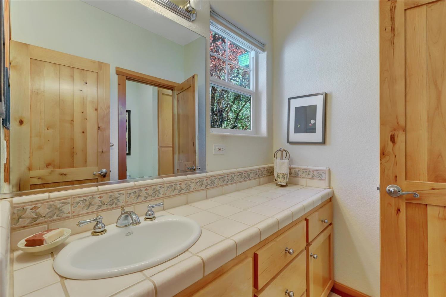 Detail Gallery Image 31 of 80 For 12673 Hoppy Hollow Rd, Grass Valley,  CA 95945 - 4 Beds | 3/1 Baths