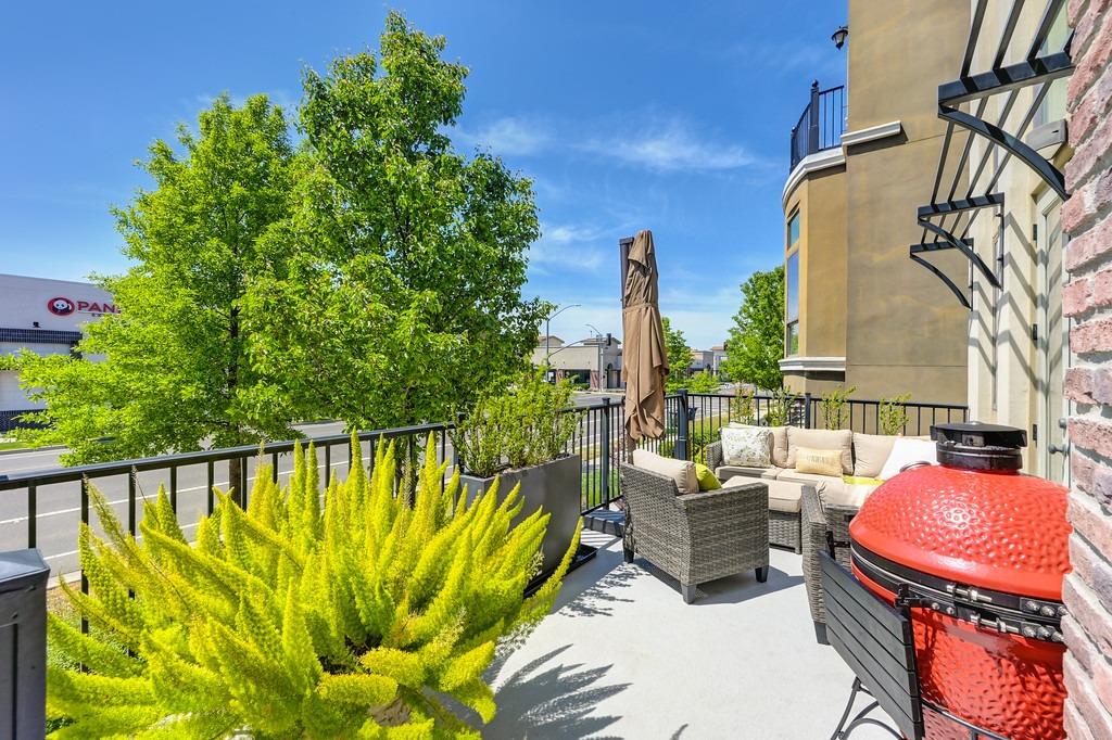 Crocker Drive, Sacramento, California image 6