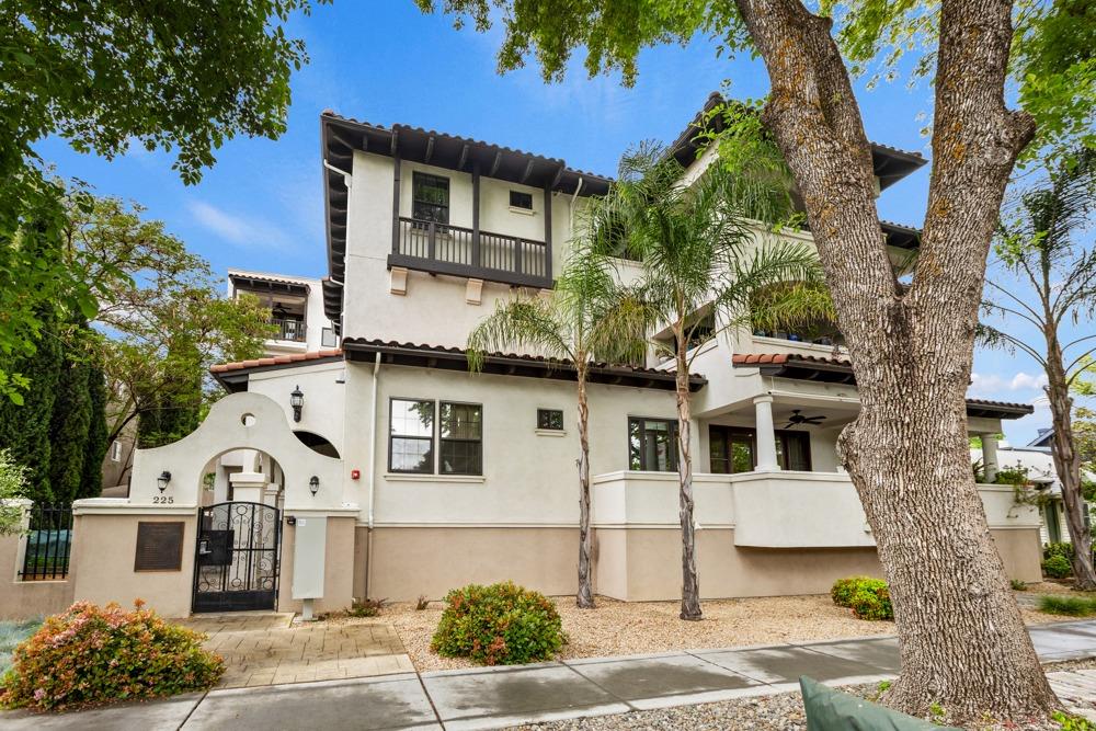 Photo #2: 225049572 Listing 