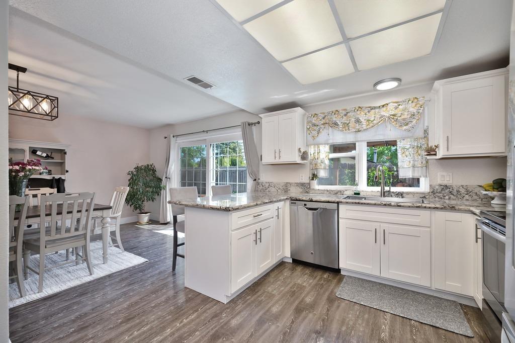 Detail Gallery Image 10 of 41 For 6630 Thunderhead Cir, Orangevale,  CA 95662 - 3 Beds | 2 Baths