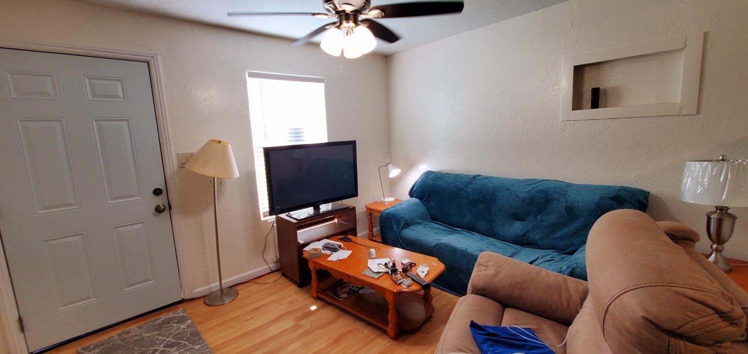 Detail Gallery Image 10 of 22 For 1161 Acacia Ave, Sacramento,  CA 95815 - – Beds | – Baths